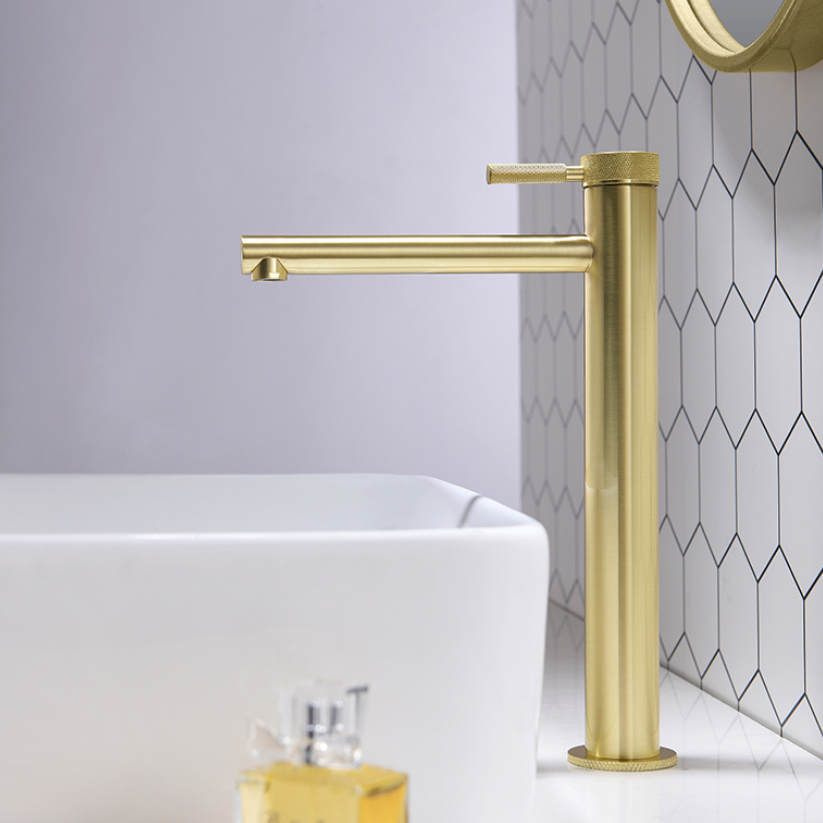 Hoge wastafelkraan Taylor - Brushed gold - 30.5 × 5.5 × 18 cm